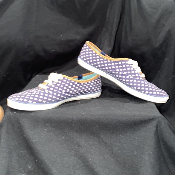 Keds! - Picture 6 of 7